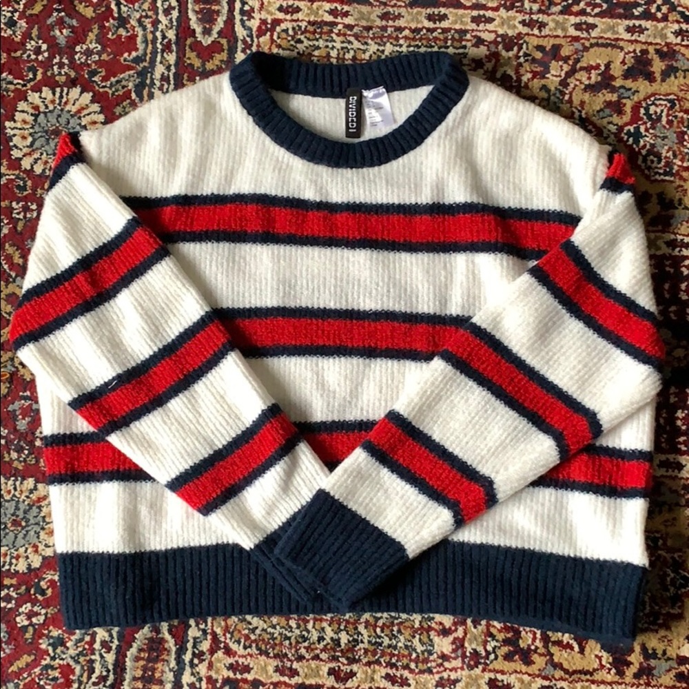 Cozy cropped striped H&M sweater small